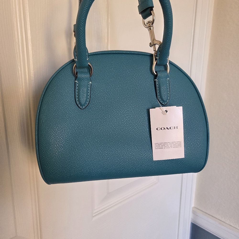 2 Piece, Stunning Coach New York matching set in a beautiful teal blue-green - Picture 2 of 12